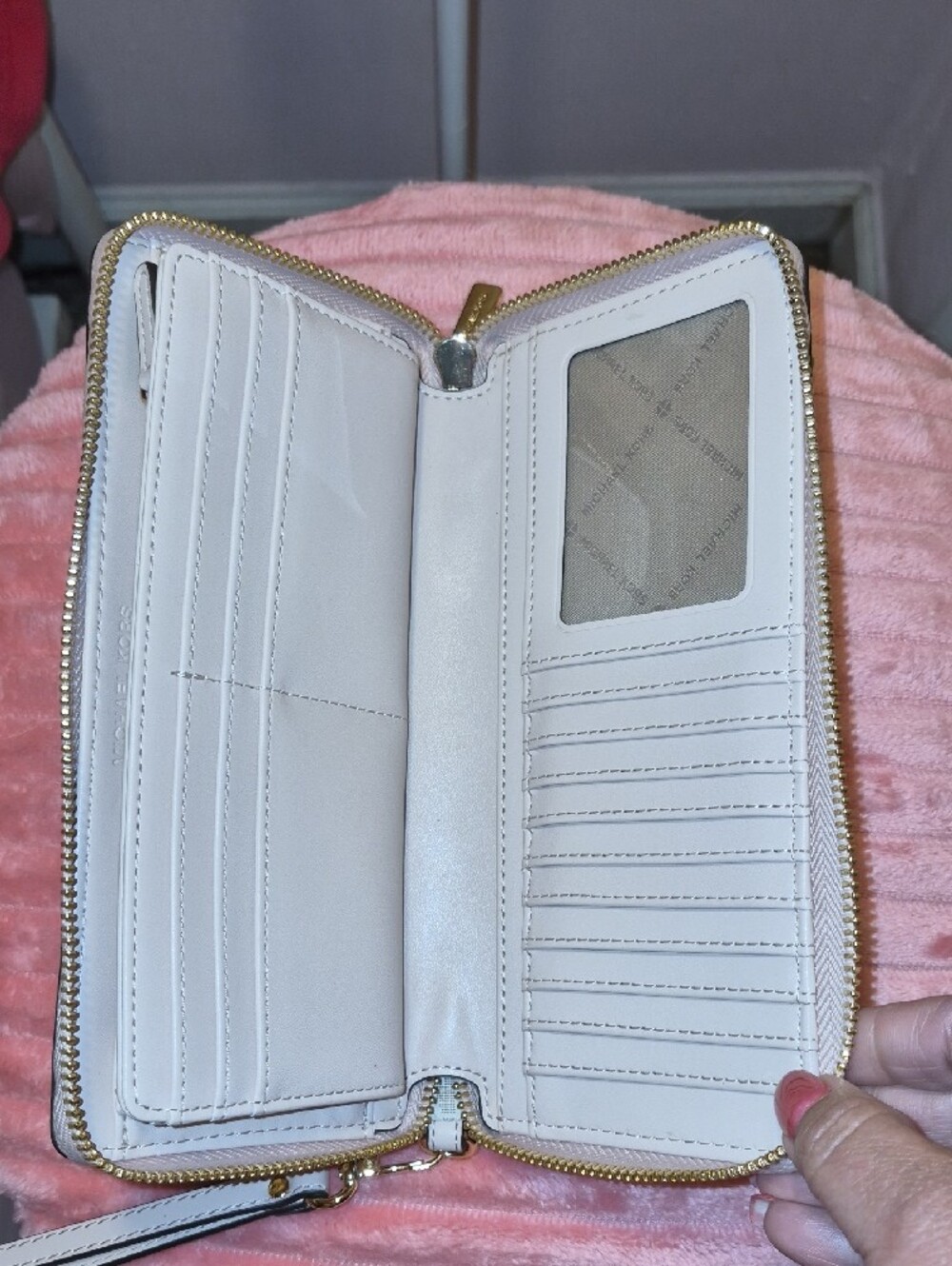 Michael Kors Pink MK Signature Tote with Gold Chain Handles And Matching Wallet - Picture 8 of 9